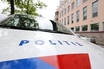 Polizei (Symbolbild): In den Niederlanden soll eine 53-Jährig eine Frau als Sklavin gehalten haben.