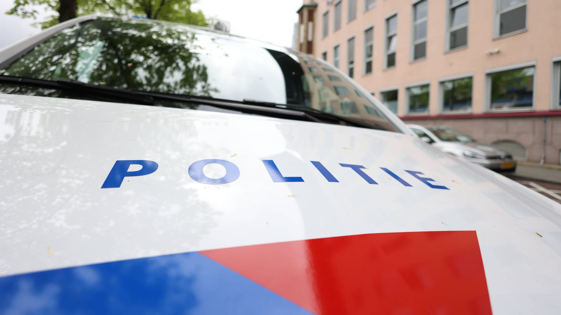 Polizei (Symbolbild): In den Niederlanden soll eine 53-Jährig eine Frau als Sklavin gehalten haben. Polizei (Symbolbild): In den Niederlanden soll eine 53-Jährig eine Frau als Sklavin gehalten haben.