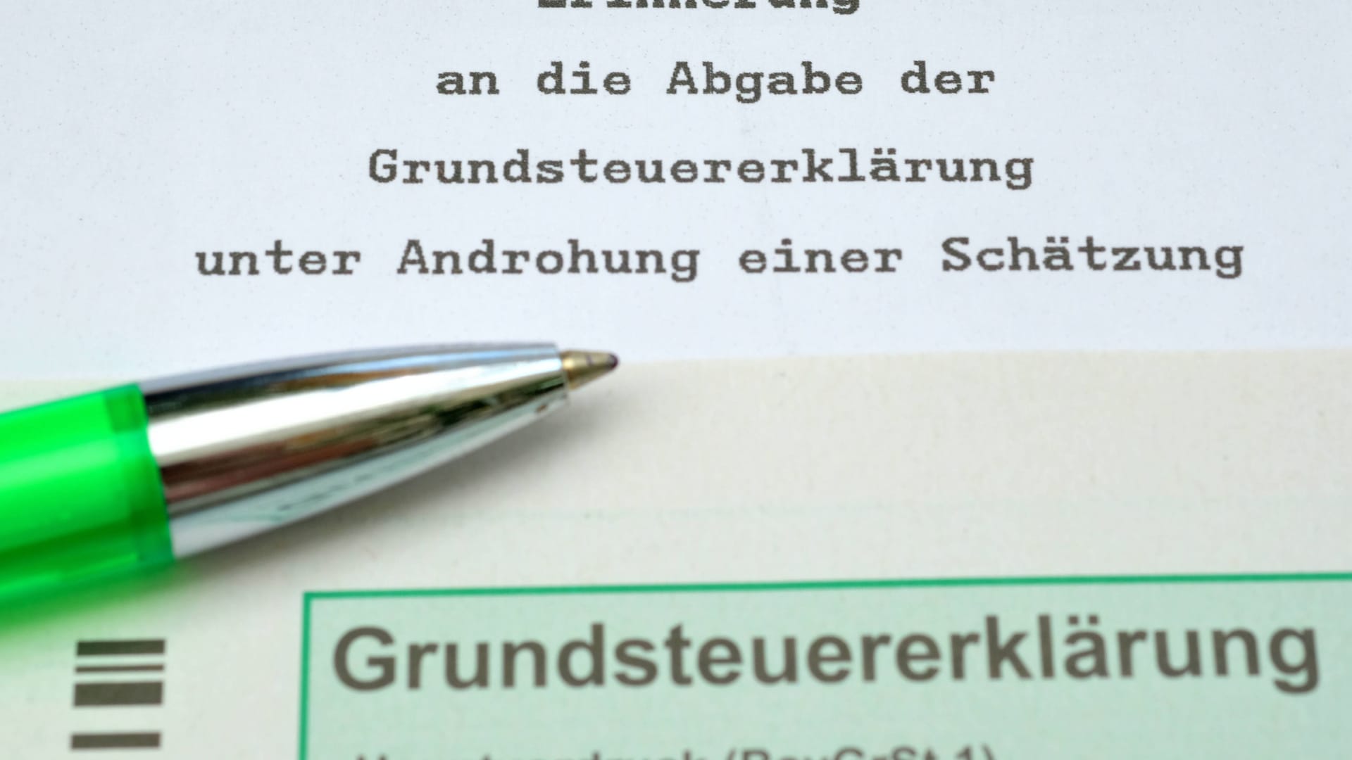 Grundsteuererklärung: Millionen Menschen müssen das Dokument noch abgeben. Grundsteuererklärung: Millionen Menschen müssen das Dokument noch abgeben.