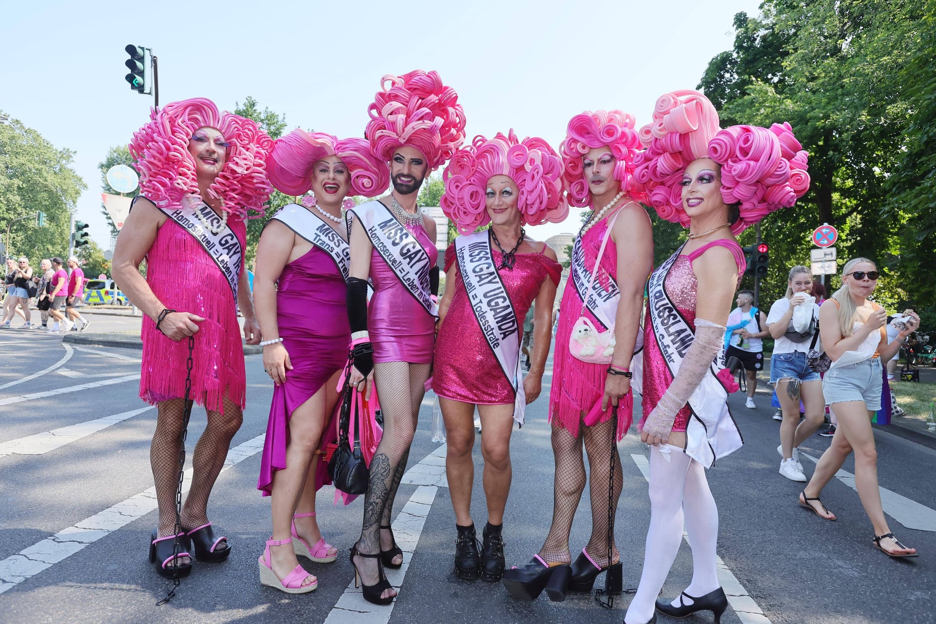 Diese Dragqueens nahmen stellvertretend für Menschen teil, denen aus politischen Gründen eine Teilnahme verwehrt blieb.