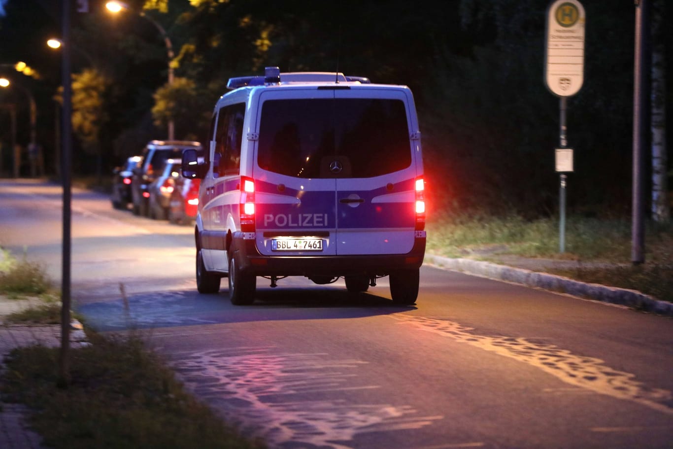 Polizei in Brandenburg (Symbolfoto): Eine Messerattacke beschäftigt die Behörden.