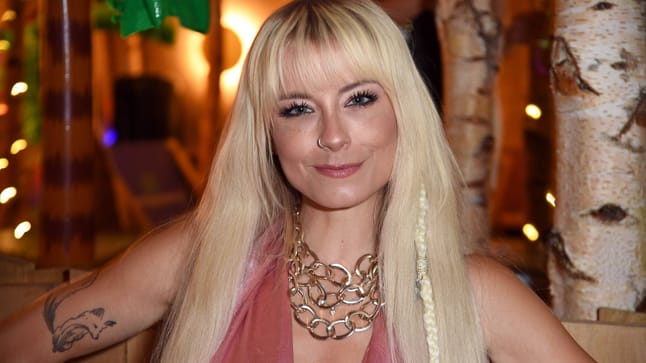 Mia Julia zeigt sich ungeschminkt: "Das sind meine Pigmentstörungen"