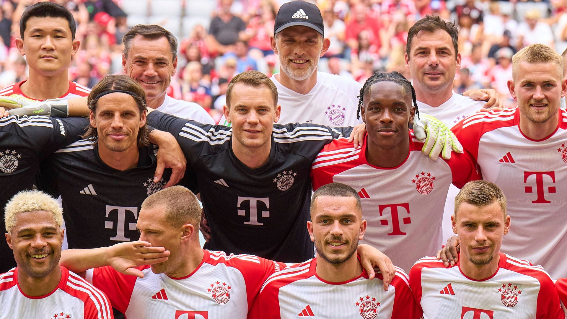 Das offizielle Mannschaftsfoto des FC Bayern: Der Kader des Rekordmeisters wird sich in den kommenden Wochen allerdings wohl noch ziemlich verändern.