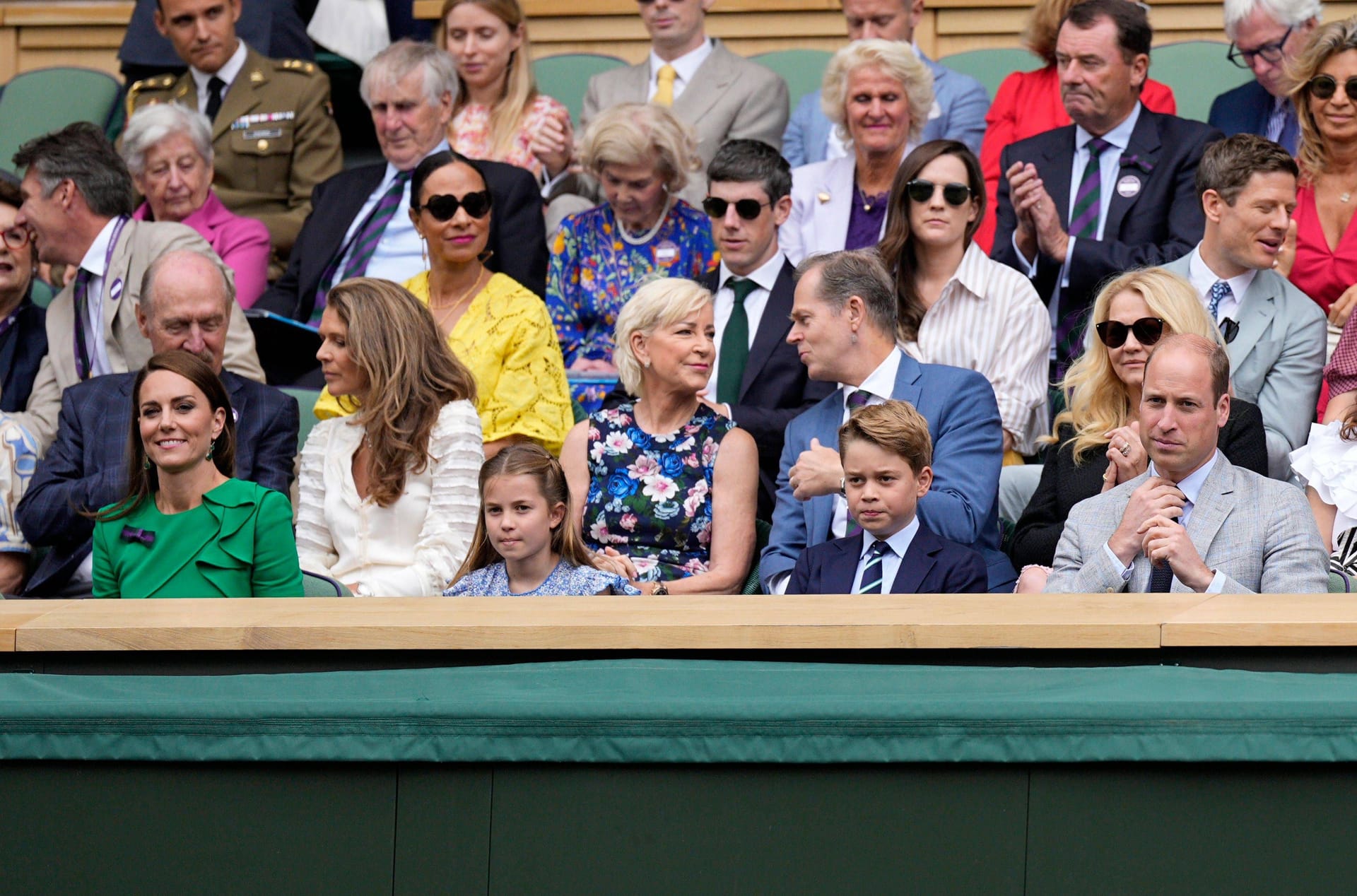 Prinzessin Kate, Prinzessin Charlotte, Prinz George und Prin William: Sie schauten sich das Finale der Herren an.