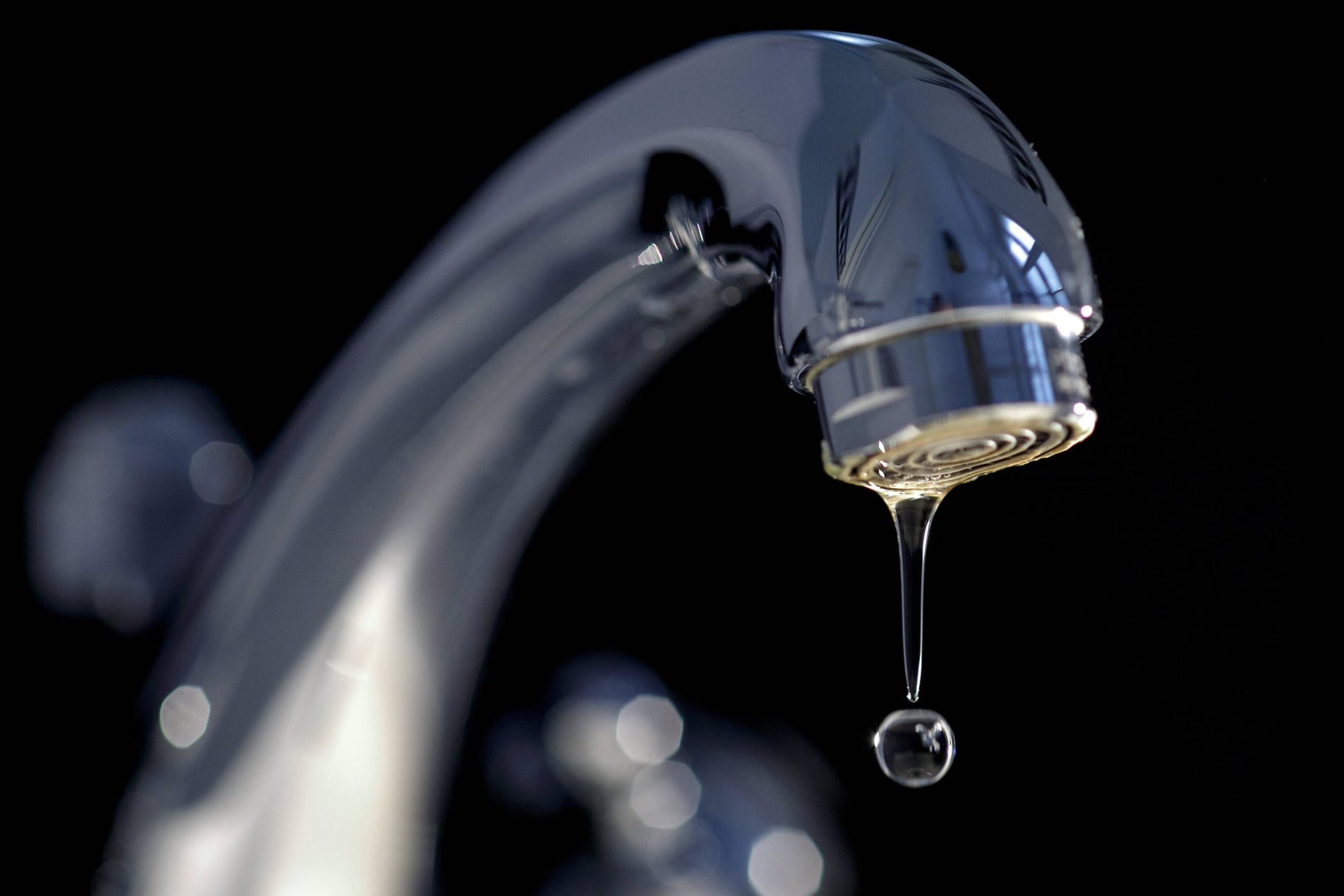 In Schleswig-Holstein fehlt einer Gemeinde schon seit Tagen das Trinkwasser.