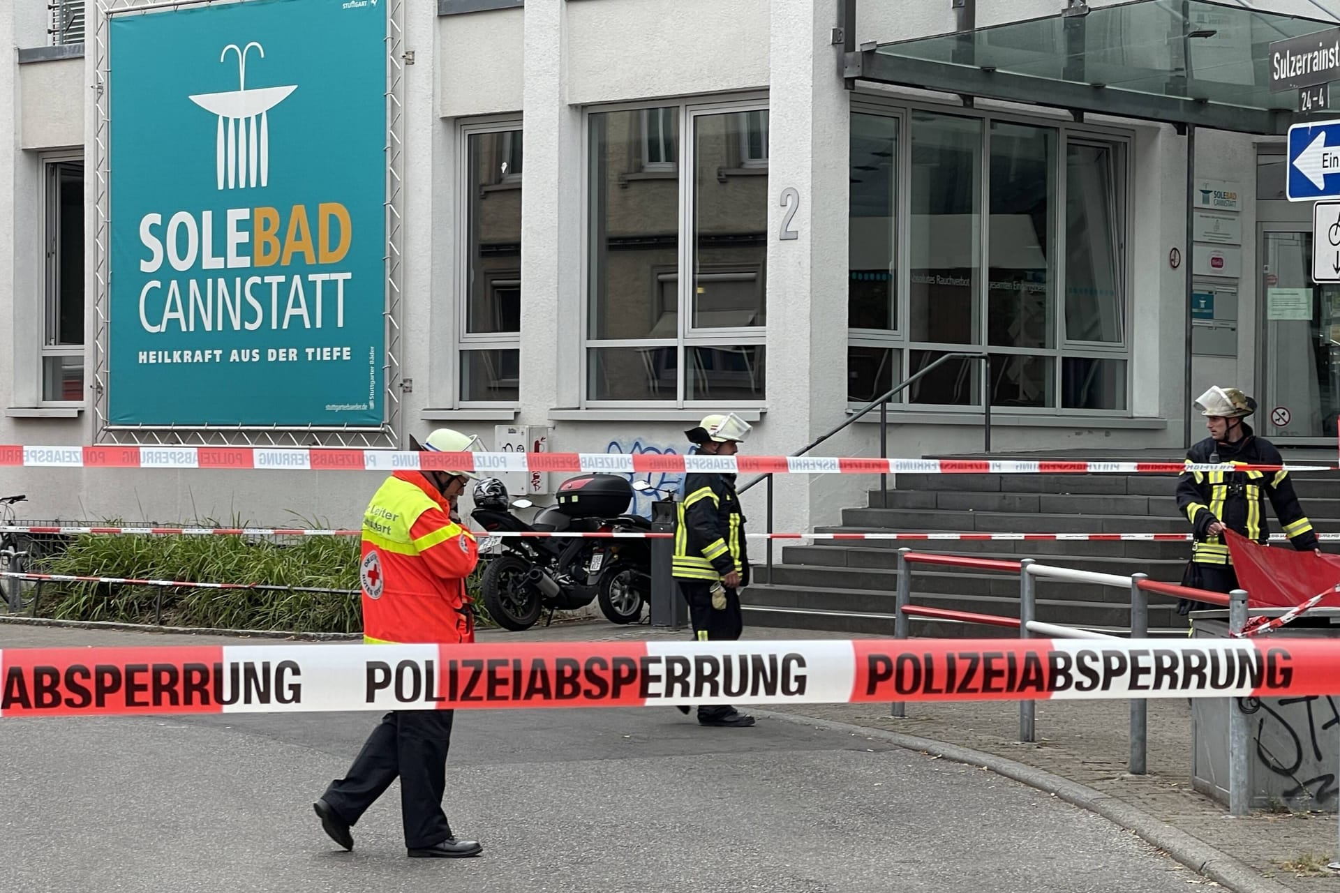 Großeinsatz in einem Schwimmbad in Stuttgart: Das Solebad Cannstatt wurde komplett geräumt.