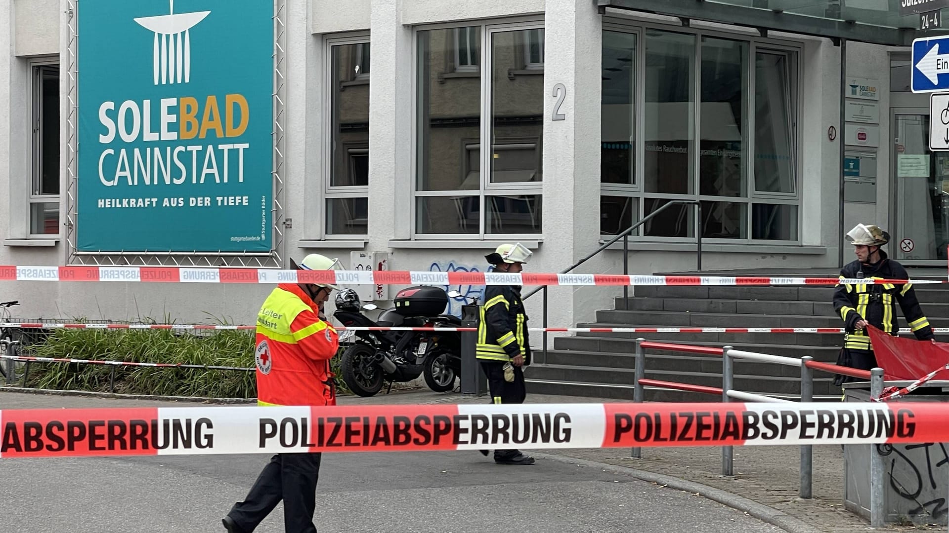 Großeinsatz in einem Schwimmbad in Stuttgart: Das Solebad Cannstatt wurde komplett geräumt.