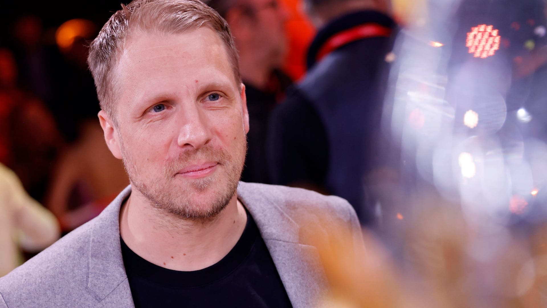 Oliver Pocher: Für einen Festivalbesuch hat er seinen Ehering abgelegt.