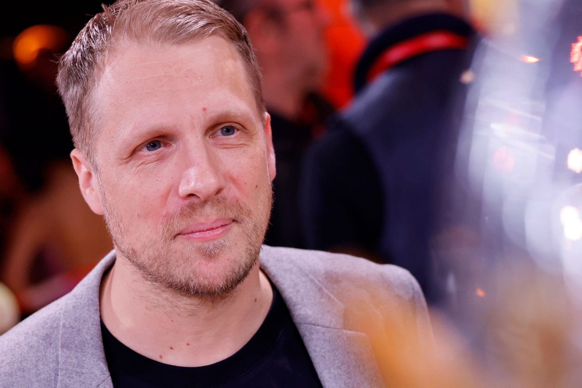 Oliver Pocher: Für einen Festivalbesuch hat er seinen Ehering abgelegt.