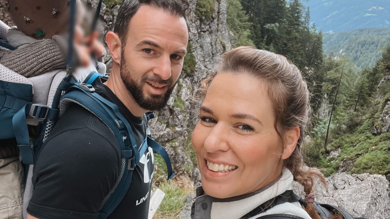 Dennis und Sabrina Schwalbe im Urlaub in Österreich: Hier haben sie erfahren, dass nach ihnen gesucht wird.