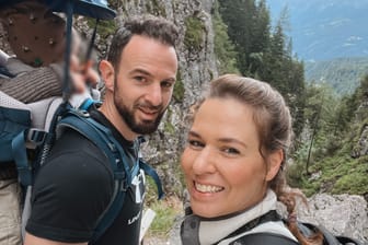 Dennis und Sabrina Schwalbe im Urlaub in Österreich: Hier haben sie erfahren, dass nach ihnen gesucht wird.