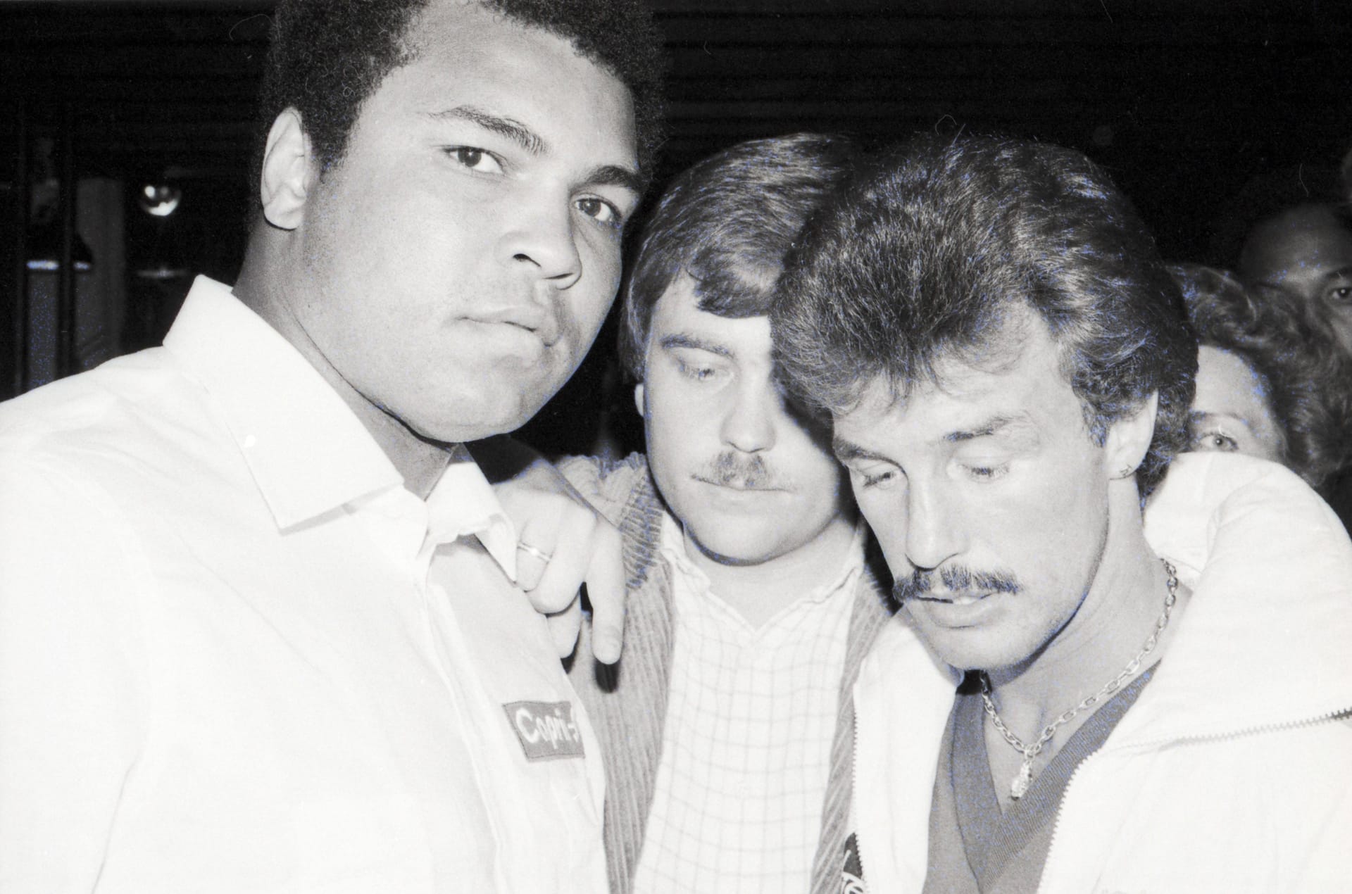 In seiner Karriere begegnete Weller (r.) auch Legenden wie Muhammad Ali (l.).