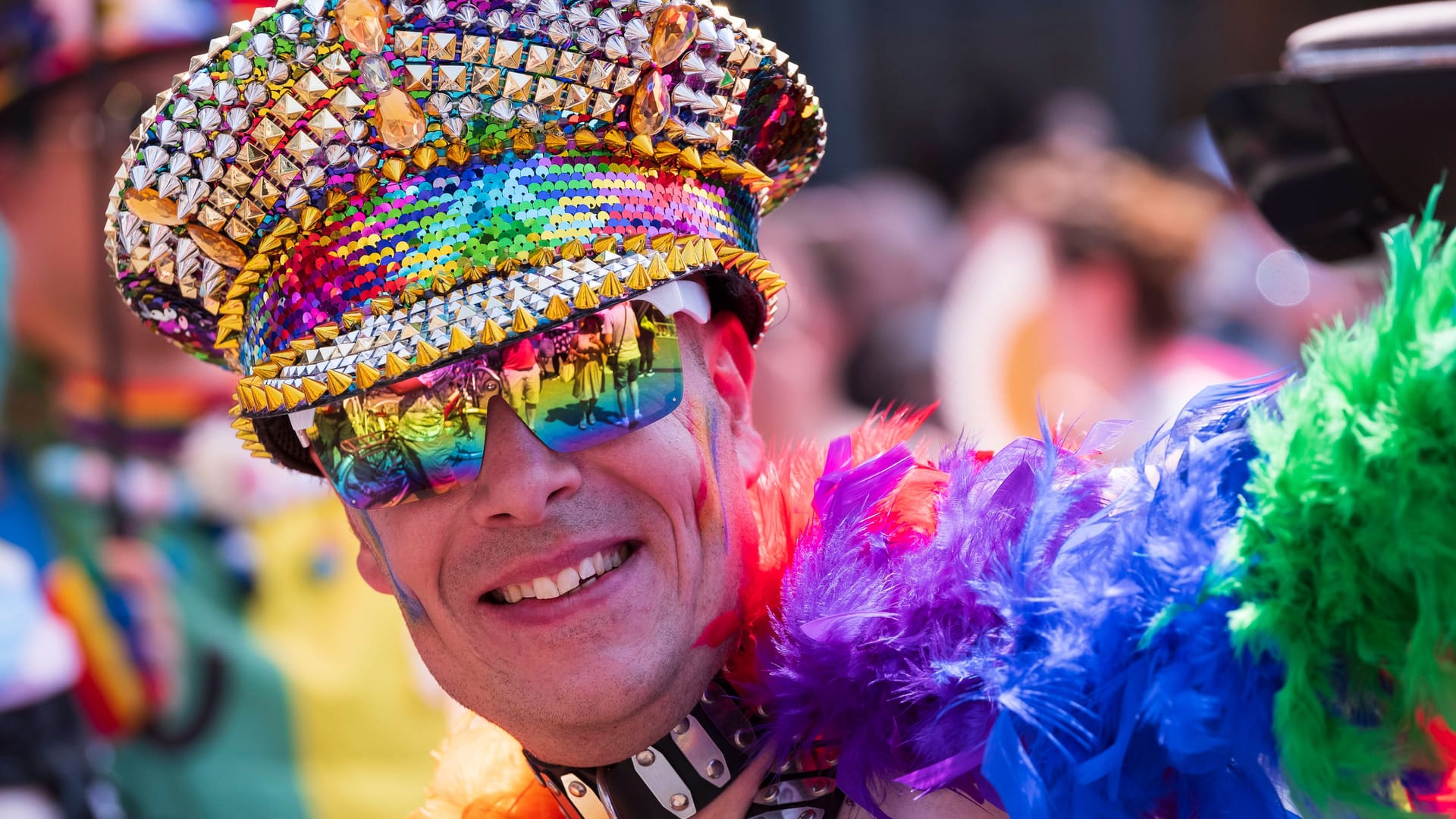 Auch in diesem Jahr war der CSD in Köln von Regenbogenfarben und ausgefallenen Kostümen geprägt.