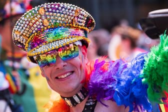 Auch in diesem Jahr war der CSD in Köln von Regenbogenfarben und ausgefallenen Kostümen geprägt.