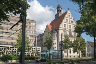 Das Landgericht in Bielefeld (Archivbild): Hier findet der Prozess gegen den 51-Jährigen statt.