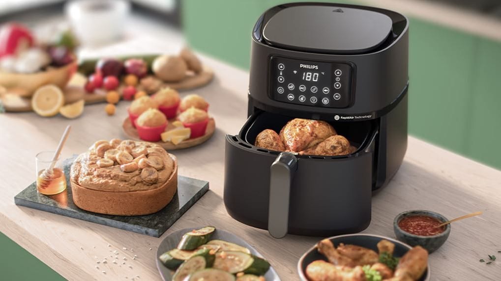 Frittieren fast ohne Öl: Der Premium-Airfryer von Philips bietet 16 Kochfunktionen und ist heute zum Rekord-Tiefpreis im Angebot.