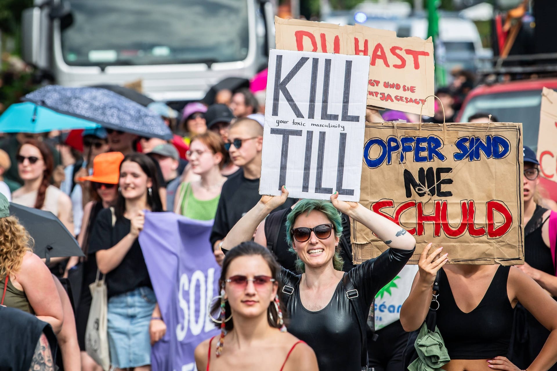 Demo gegen die Band Rammstein in Berlin am 15. Juli 2023