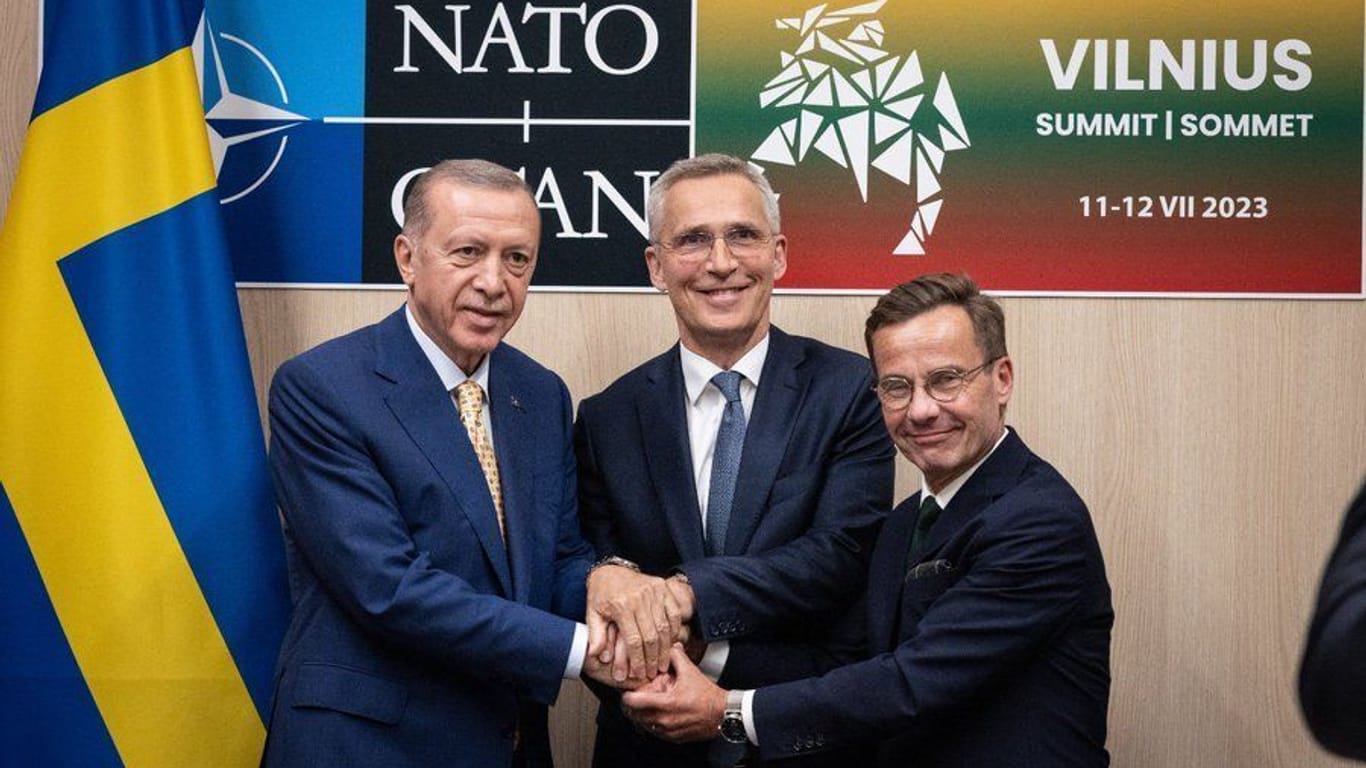 Der türkische Präsident Erdogan, Nato-Generalsekretär Stoltenberg, Schwedens Ministerpräsident Kristersson.
