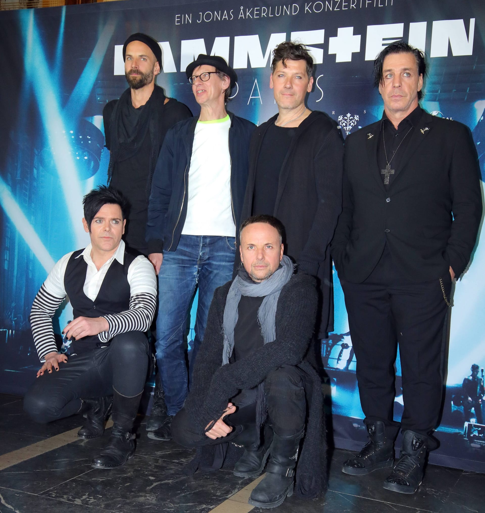 Band Rammstein: Richard Zven Kruspe, Paul Landers (unten), Oliver Riedel, Christian Lorenz, Christoph Schneider und Till Lindemann