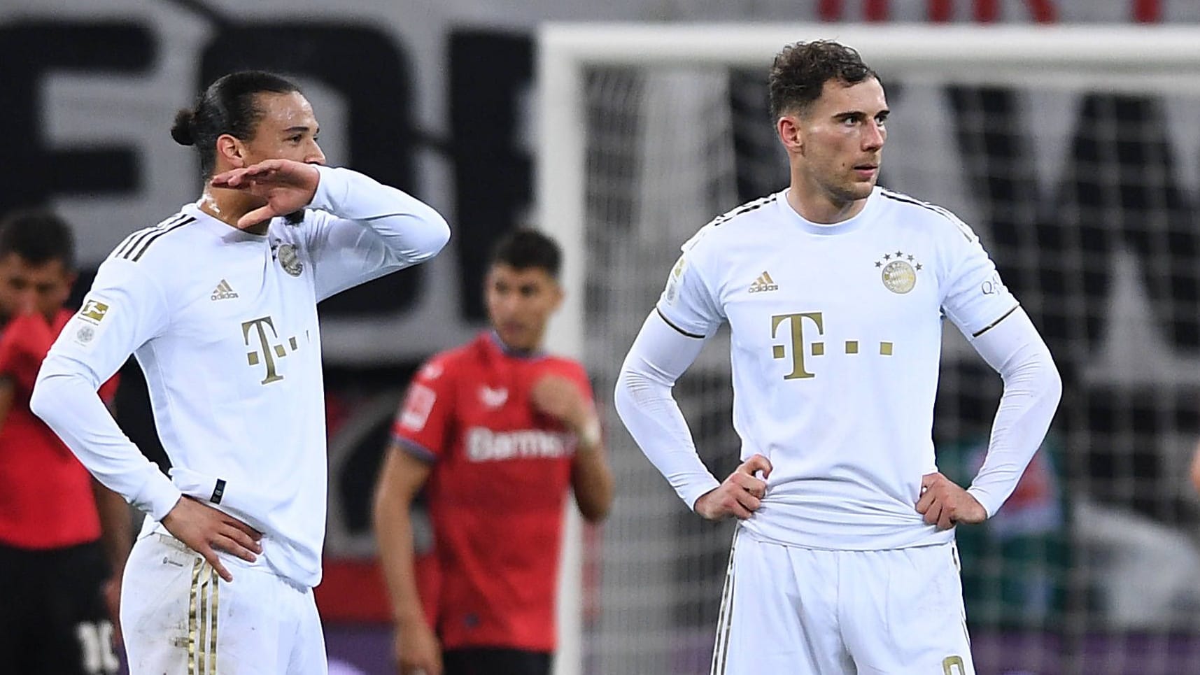 Leroy Sané und Leon Goretzka: Die beiden Stars haben bei Bayern einen schweren Stand.