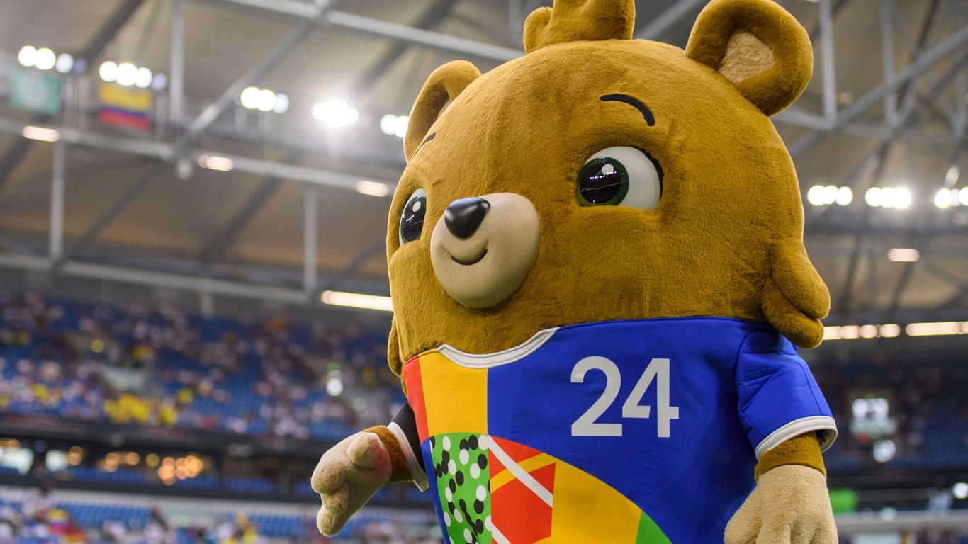 Das Maskottchen der Europameisterschaft 2024: Zu dem Bären gab es teils kuriose Alternativen.