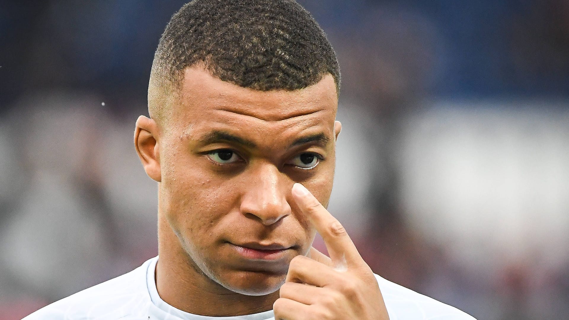 Kylian Mbappé: Der Franzose streitet sich mit seinem Verein. Kylian Mbappé: Der Franzose streitet sich mit seinem Verein.