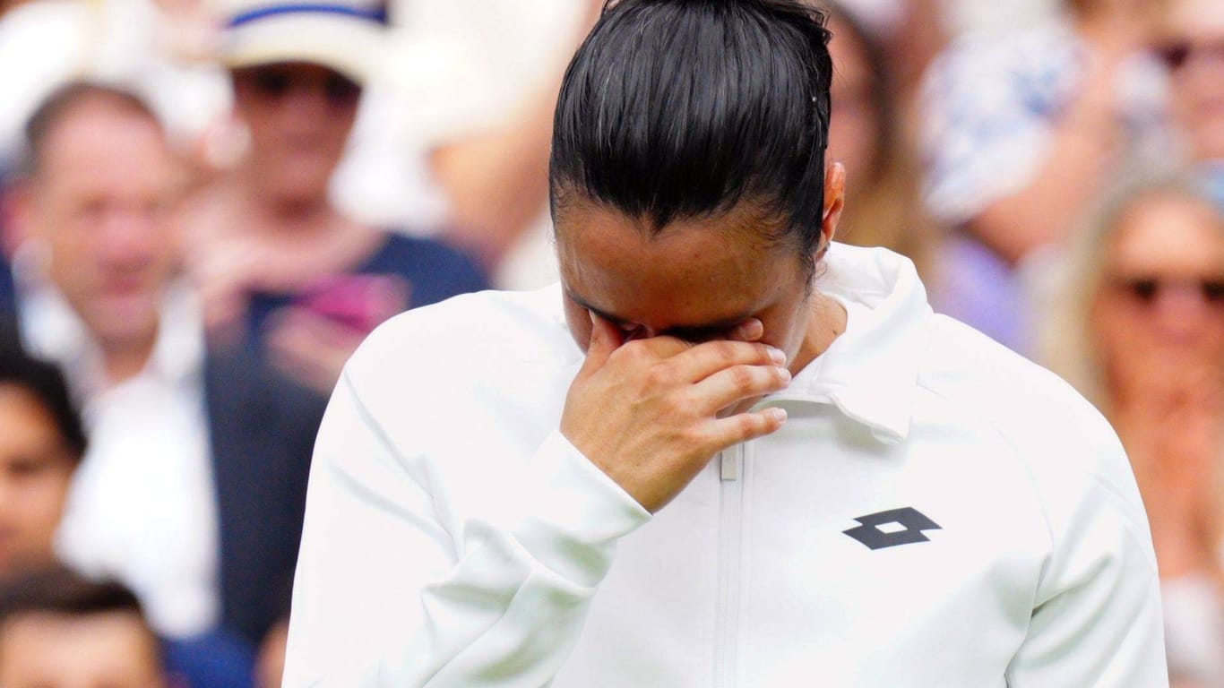 Untröstlich: Ons Jabeur nach dem Wimbledon-Finale.