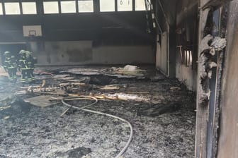 Brand an einer Grundschule: Die Turnhalle ist komplett ausgebrannt.