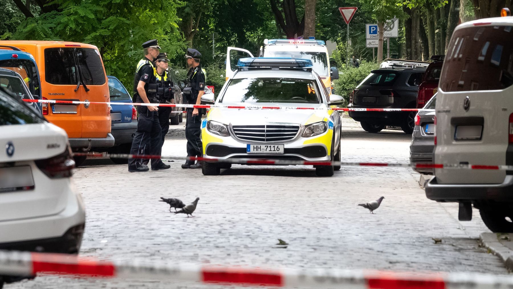 Discovery of WWII Bomb in Hamburg’s Schanzenviertel Leads to Evacuation and Transit Disruptions