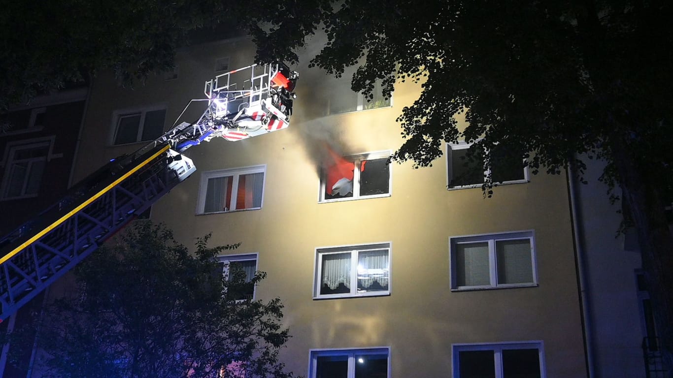 Flammen in Harburg: Eine Person kam ums Leben.