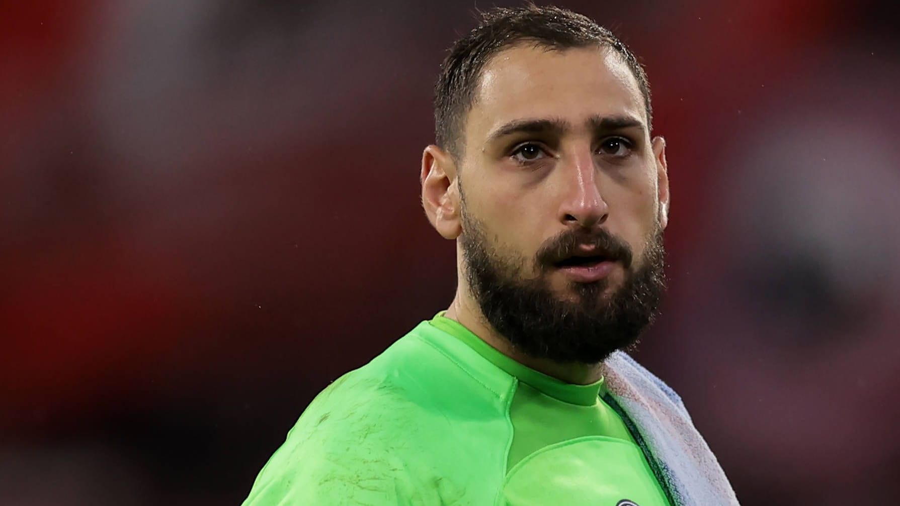 Gianluigi Donnarumma: Der Torwart musste eine schlimme Nacht durchstehen. Gianluigi Donnarumma: Der Torwart musste eine schlimme Nacht durchstehen.