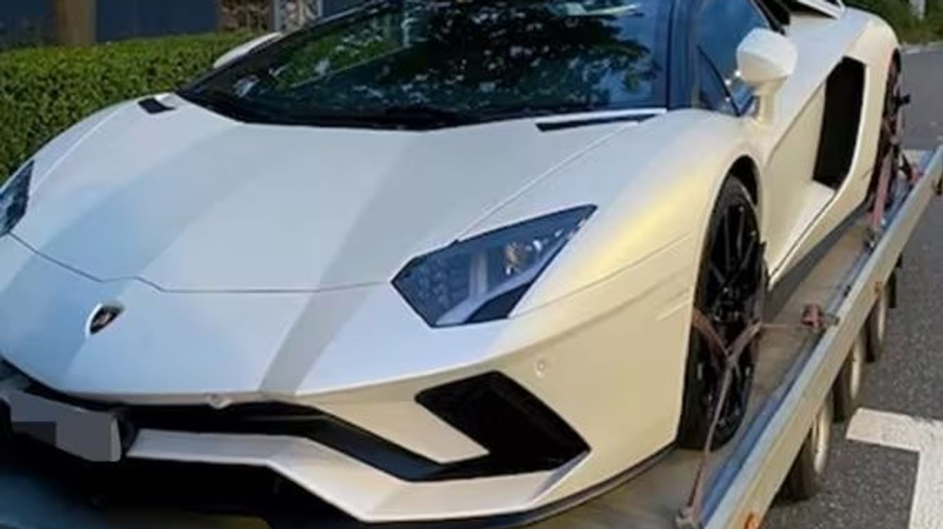 Die Einfuhr eines Lamborghinis kommt einen Serben teuer zu stehen.