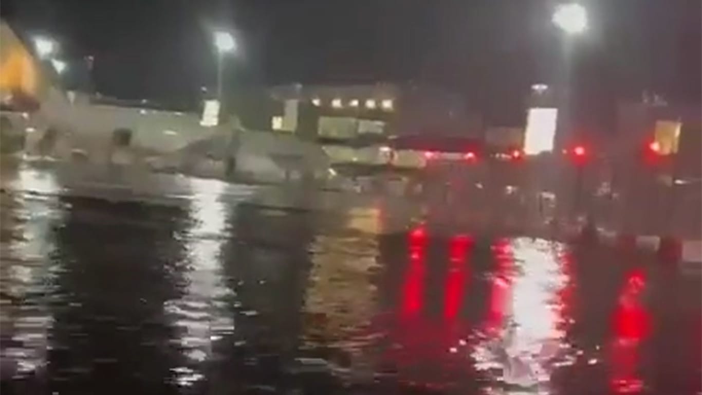 Frankfurter Flughafen nach starken Regenfällen überschwemmt