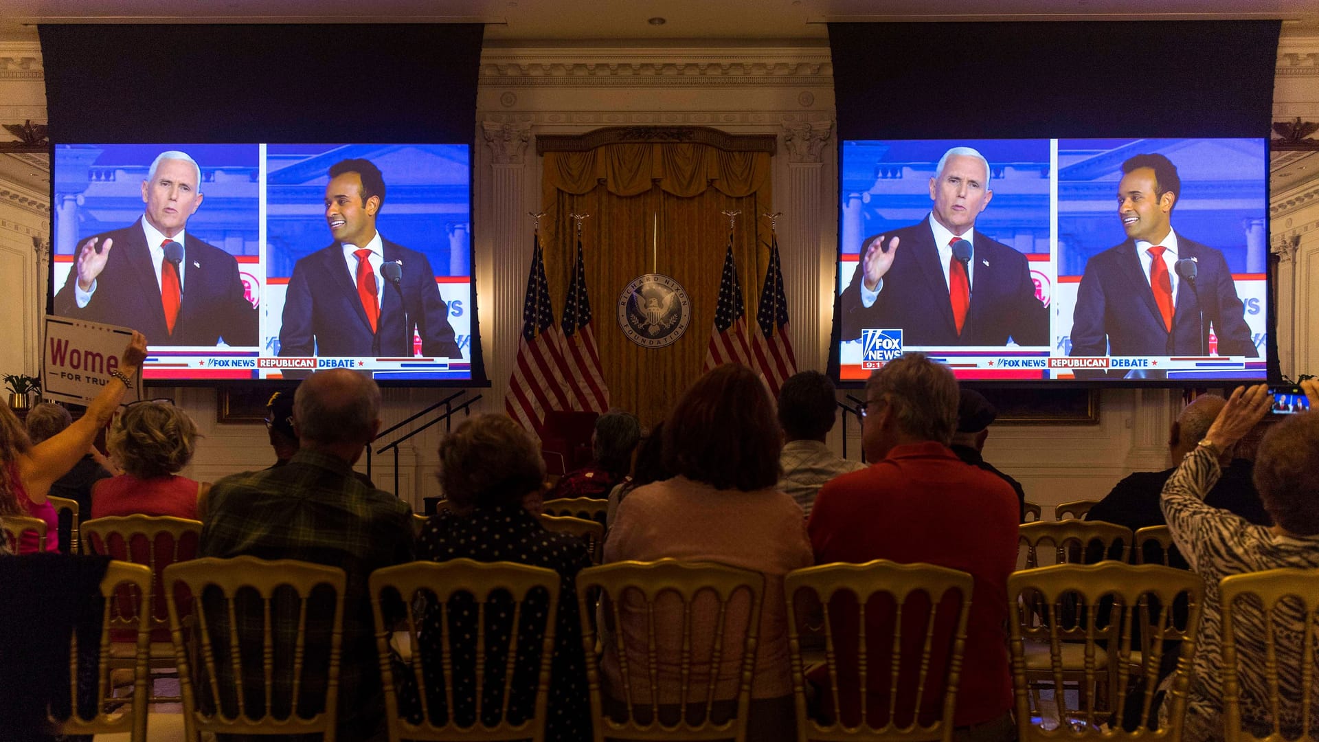 Unerwartet harter Schlagabtausch: Mike Pence und Vivek Ramaswamy bei der ersten Debatte.