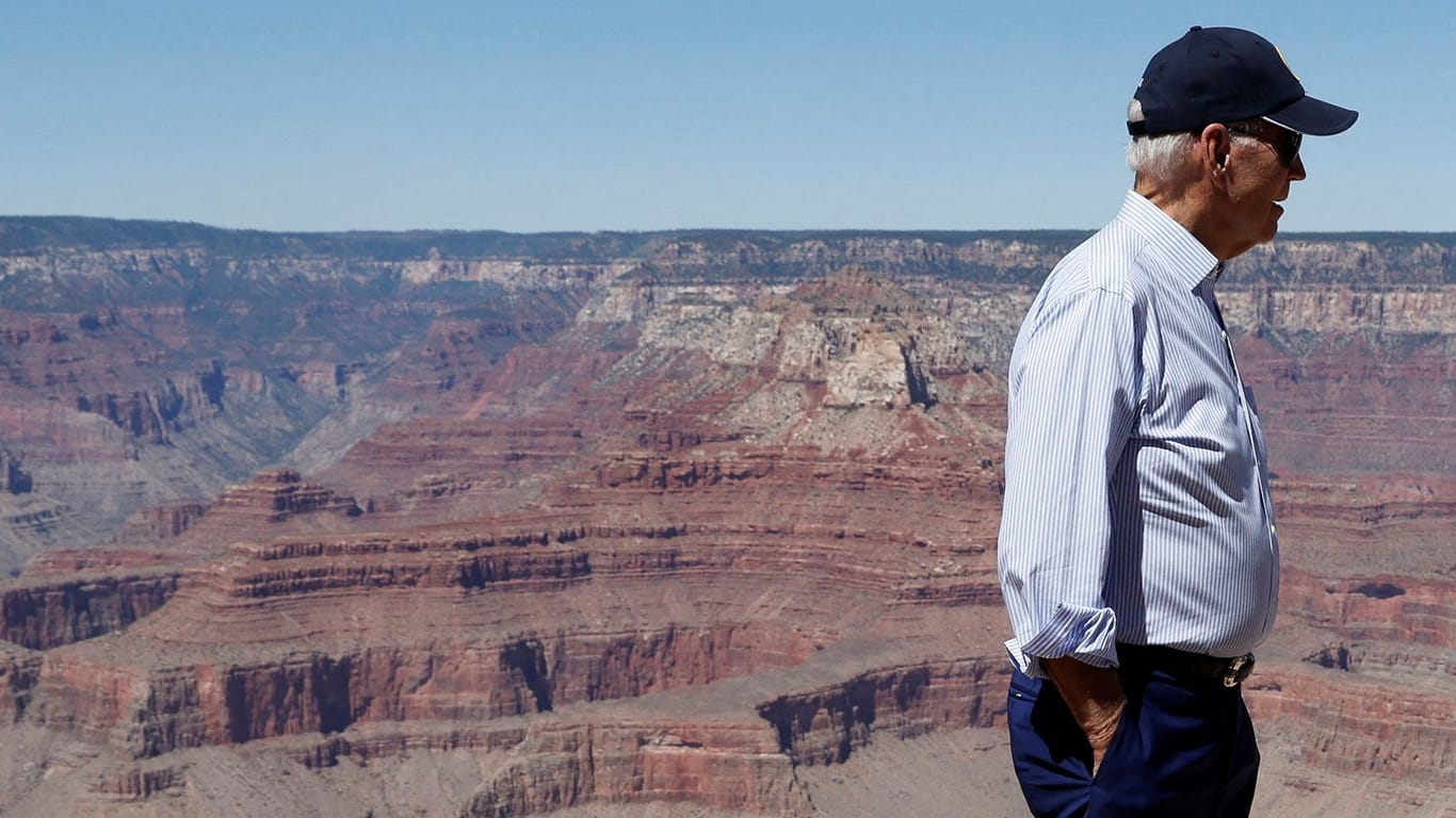 Reisen ins Land gegen die schlechten Umfragewerte: Joe Biden am Grand Canyon in Arizona.
