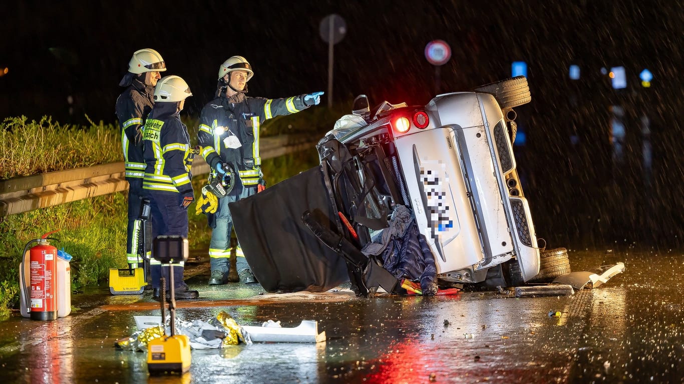 Unfallstelle im Main-Taunus-Kreis: Der Verletzte wurde ins Krankenhaus gebracht.