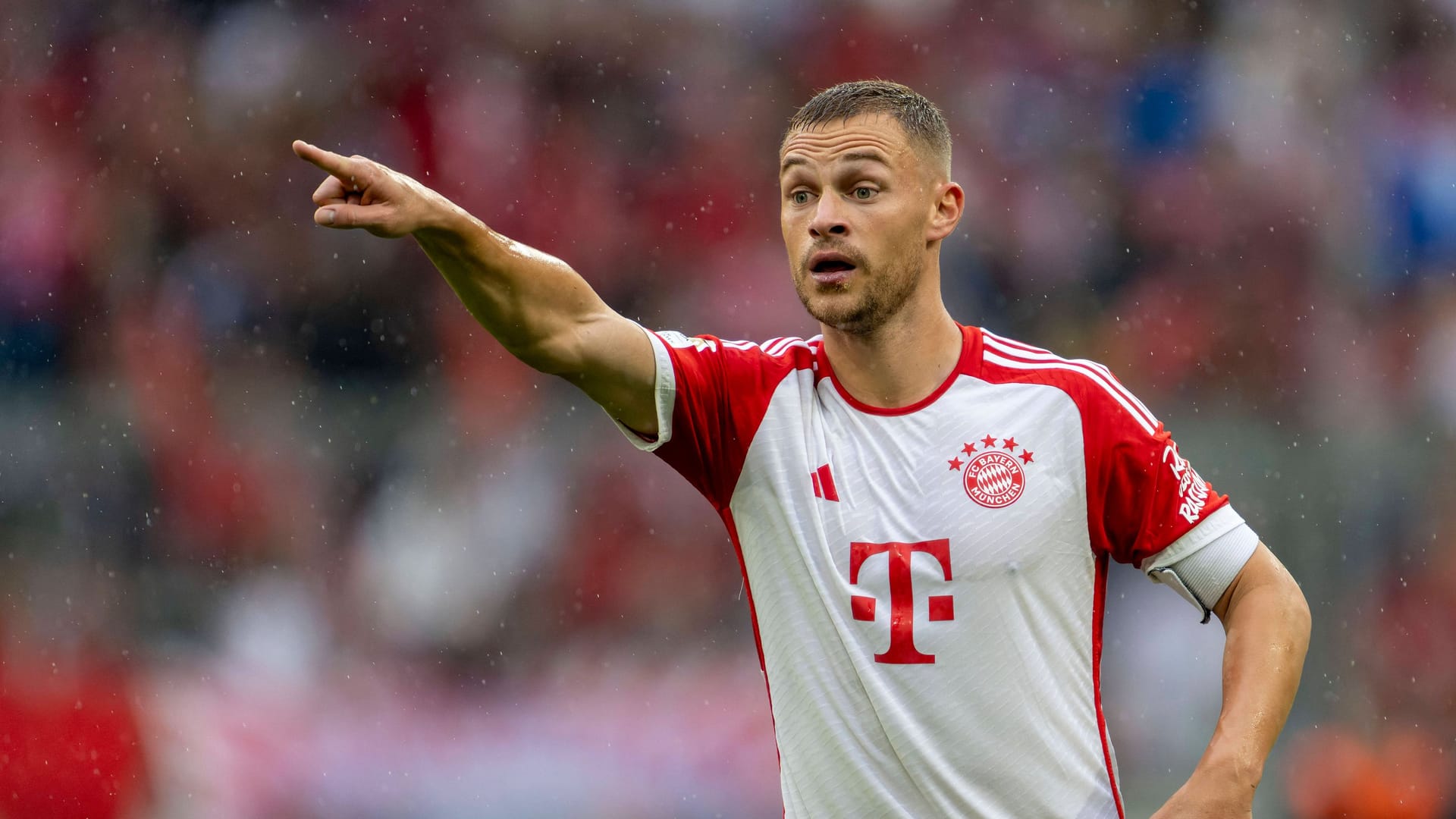 Die Bayern (hier Joshua Kimmich) haben mit "Visit Rwanda" einen neuen Werbepartner.