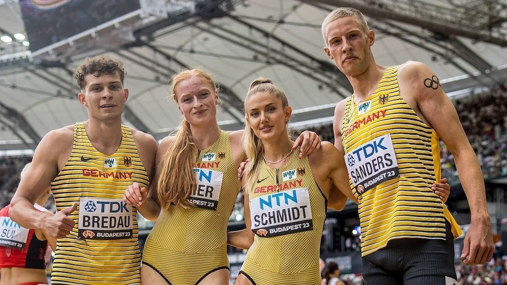 Die deutsche Mixed-Staffel mit Alica Schmidt (2.v.r.).