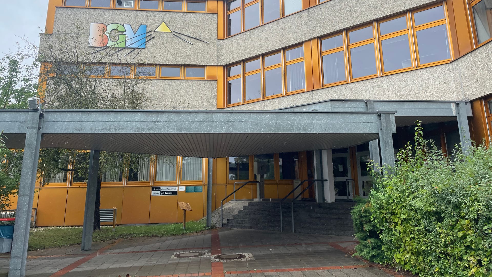 Das Burkhart-Gymnasium in Mallersdorf: Hier soll Hubert Aiwanger als Jugendlicher ein antisemitischen Pamphlet verfasst haben.