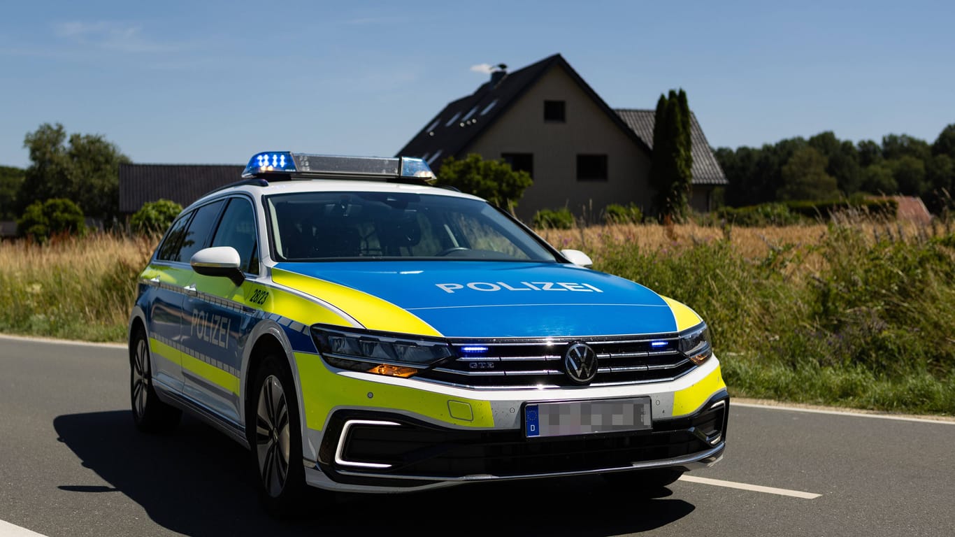 Polizei in Niedersachsen (Symbolfoto): Die Beamten suchen Zeugen der Attacke.