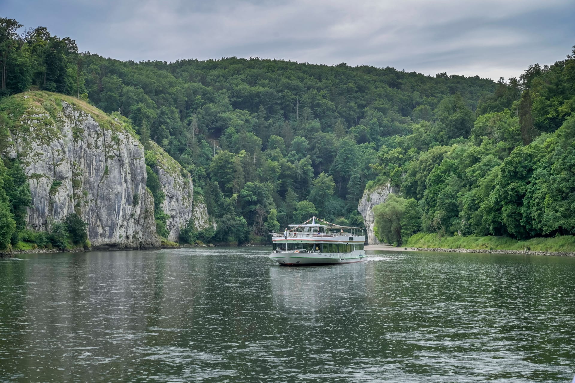 Donaudurchbruch bei Weltenburg: Mitten in Bayern sieht es fast aus wie in Thailand.