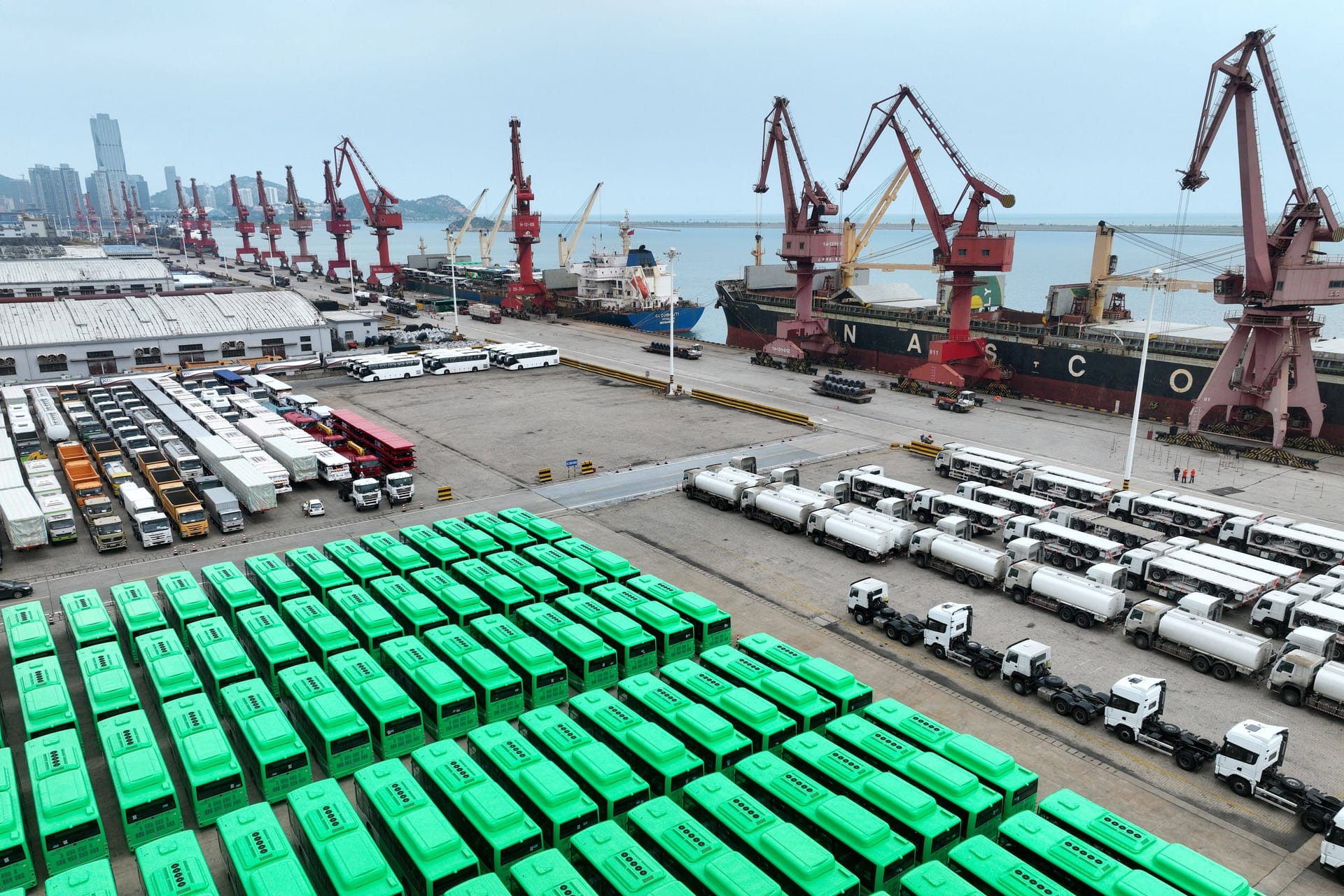 Hafen in Lianyungang (Symbolbild): Chinas Wirtschaft schwächelt. Hafen in Lianyungang (Symbolbild): Chinas Wirtschaft schwächelt.