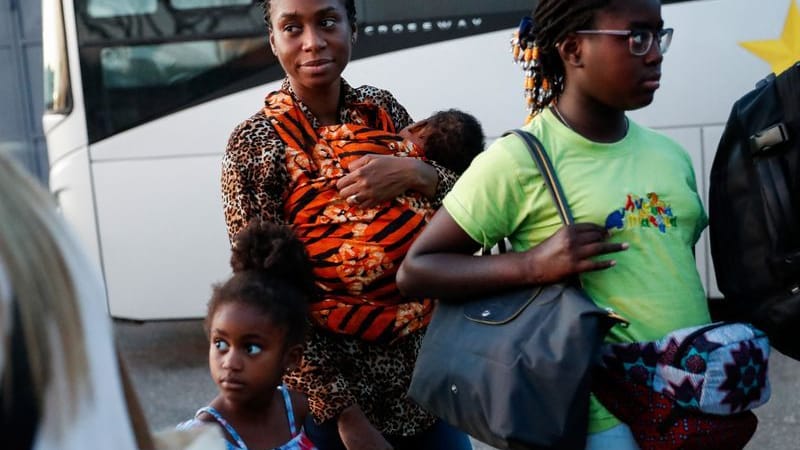 Europäische und amerikanische Staatsbürger erreichen Italien mit einem Evakuierungsflug aus dem Niger: Nach einem Militärputsch spitzt sich die Lage in dem Land zu.