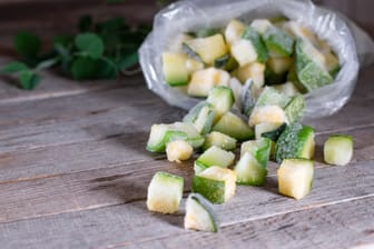 Ob grün oder gelb – sämtliche Zucchini lassen sich einfrieren und damit lange konservieren.