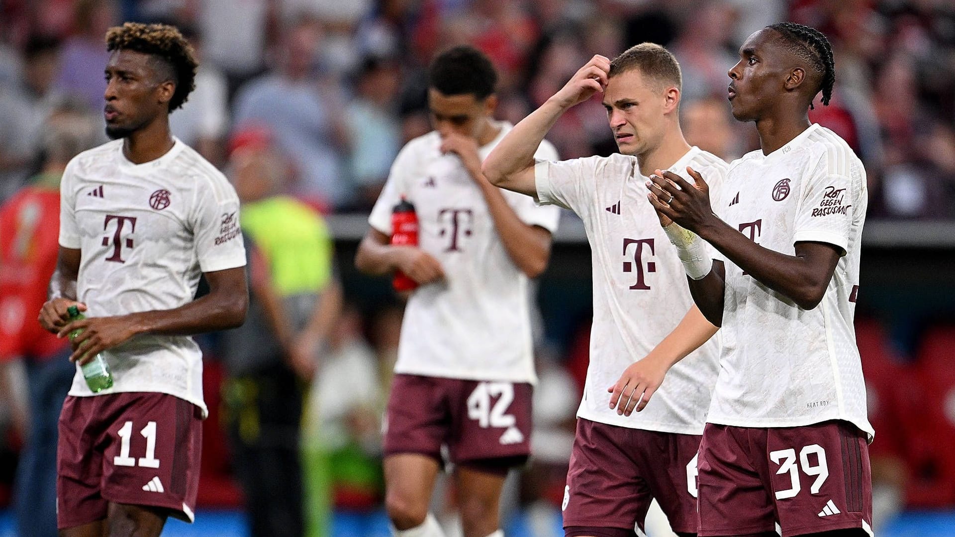 Kingsley Coman, Joshua Kimmich und Mathys Tel (v. l. n. r.): Sie verloren gegen Leipzig.