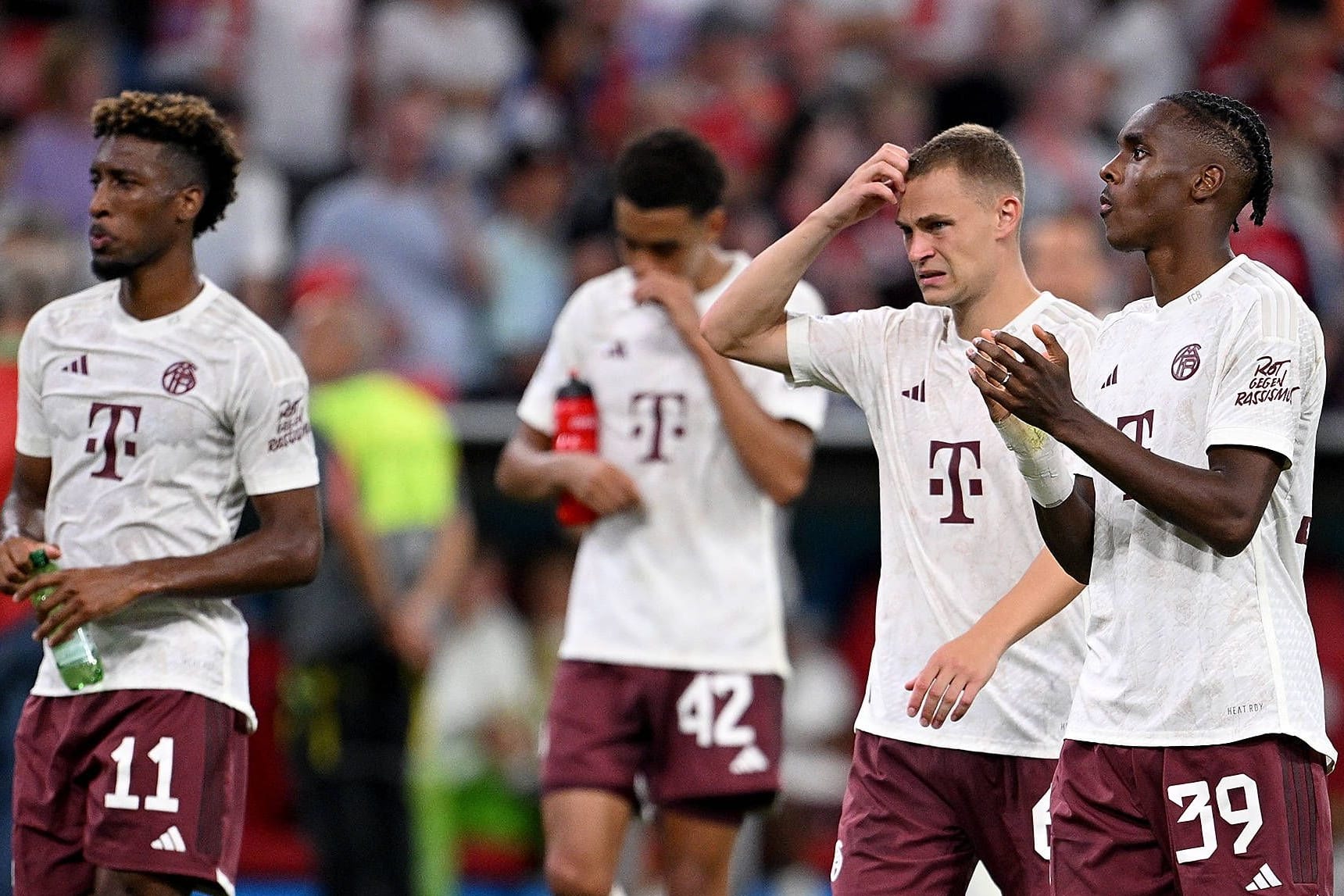 Kingsley Coman, Joshua Kimmich und Mathys Tel (v. l. n. r.): Sie verloren gegen Leipzig.