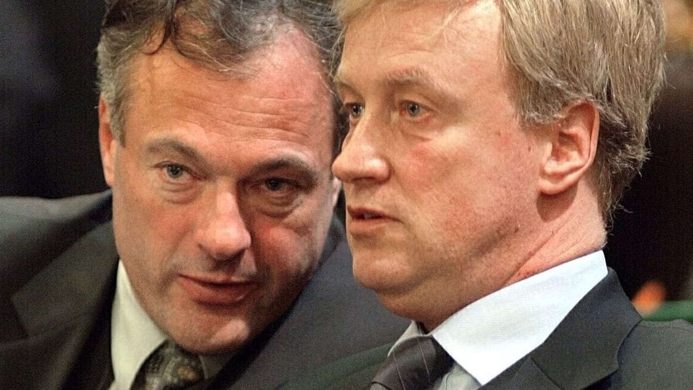 Hamburgs ehemaliger Innensenator Ronald Schill (links) und Bürgermeister Ole von Beust: Am 19. August 2003 kam es zum Eklat.