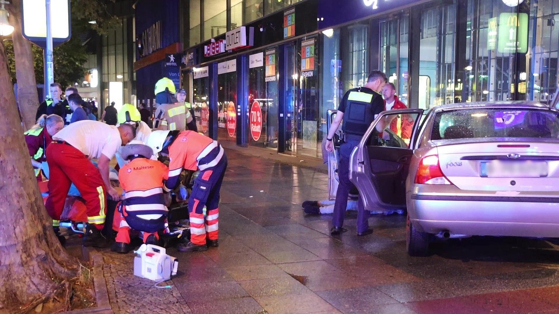 Am Berliner Tauentzien hat es einen schweren Unfall gegeben Am Berliner Tauentzien hat es einen schweren Unfall gegeben