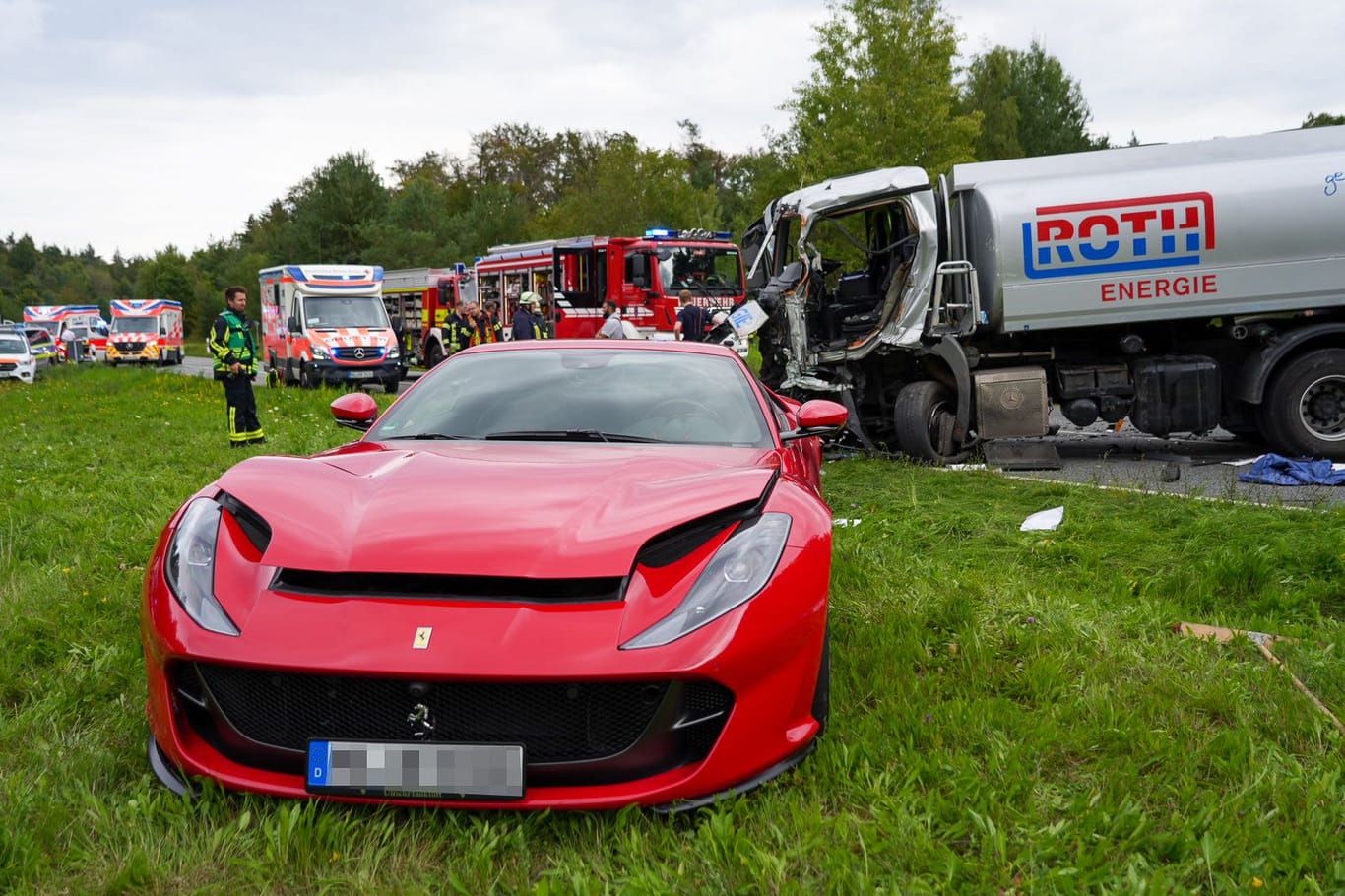 Bei Oberursel soll es zu einem Unfall mit Schwerverletzten gekommen sein: Auch der Ferrari war beteiligt.
