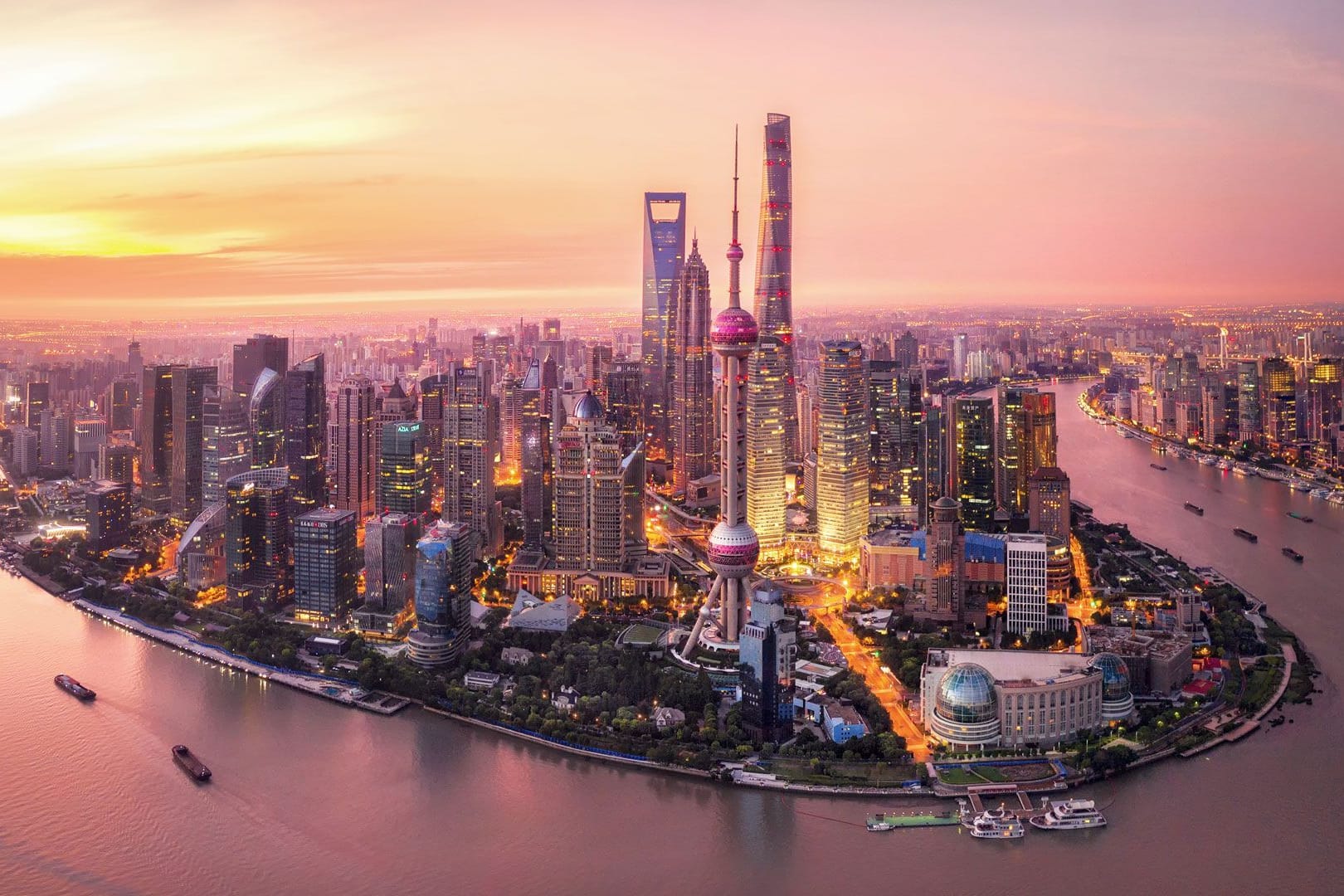 Die Wirtschaft wächst in ungeahnte Höhen – ähnlich wie die glitzernden Städte Asiens.